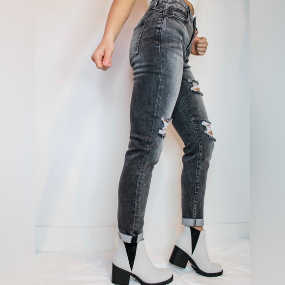 NWT Sneak Peek Black High rise tomboy jeans w/Distressing - Picture 2 of 2
